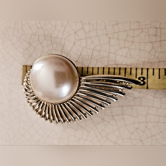 Vintage 1950s Sarah Conventry Large Pearl Flight Brooch, coastal grandma, estate - Picture 2 of 6